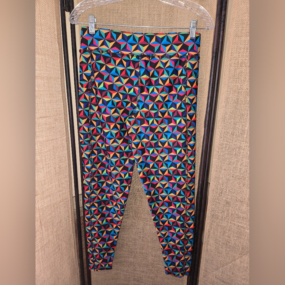 NWOT Women's Disney Epcot Muticolor Geometric Print Leggings Size Medium - Picture 9 of 9